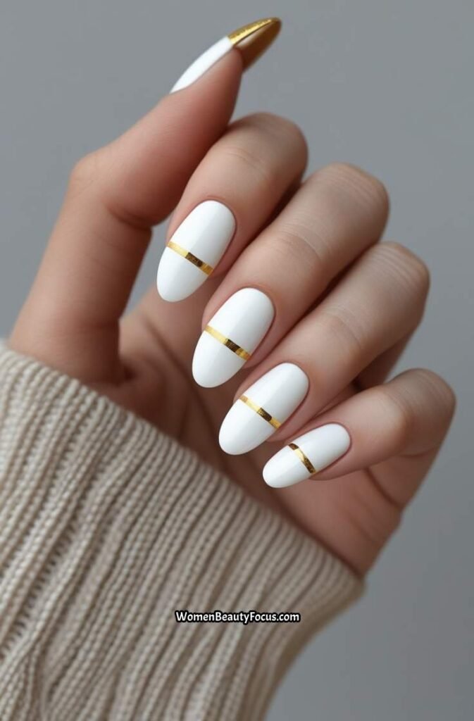 10. White and Gold Minimalist Short Nails