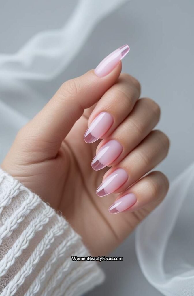 16. Transparent Pink Short Nails