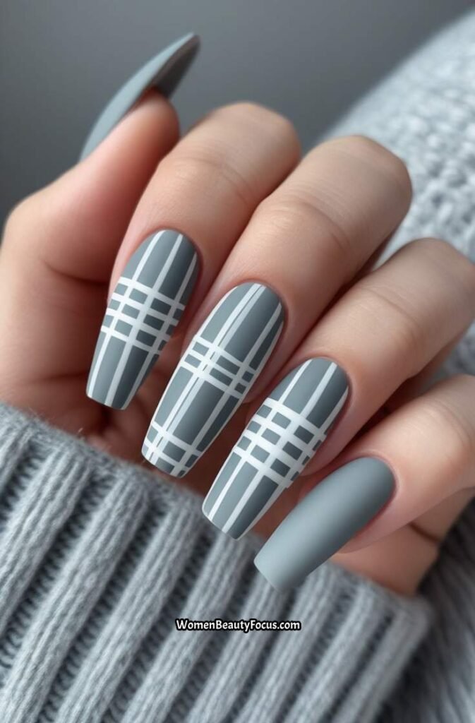 18. Grey and White Cozy Flannel Nails