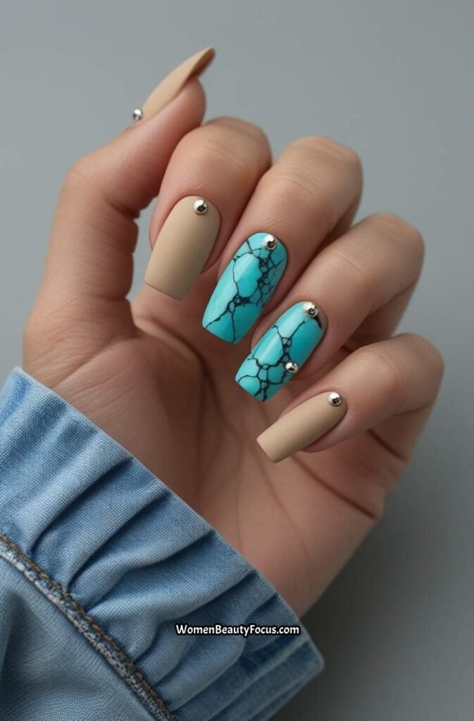 18. Western Turquoise Accent Nails