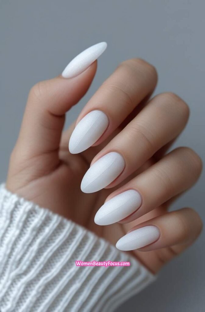 22. Frosted White Cat Eye Nails